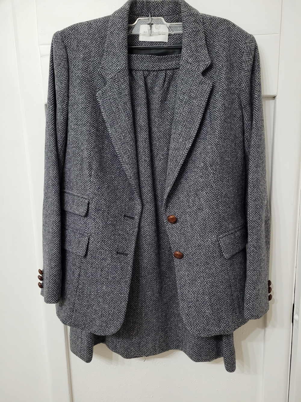 Gray and Black Wool Mohair Herringbone Skirt Suit With Brown Buttons Sz Small